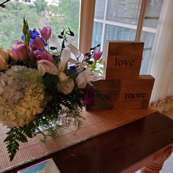 Crystal Gardens Florist - Large Arrangement for Living Room - Gorgeous! - Florists Near Me - Poway, California Crystal Gardens Florist - Large Arrangement for Living Room - Gorgeous! - Florists Near Me - Poway, California