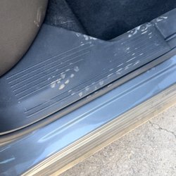 Avis - Car received with dirt, dust, dried mud everywhere.