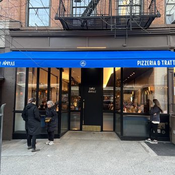 Song’e Napule Upper West - Outside - Pizza Near Me - New York, New York Song’e Napule Upper West - Outside - Pizza Near Me - New York, New York