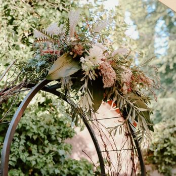 Janet's Flowers - Floral Designers Near Me - Modesto, California