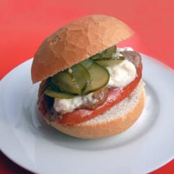 Wurstbraterei Reisinger - Die original Regensburger "mit Allem"