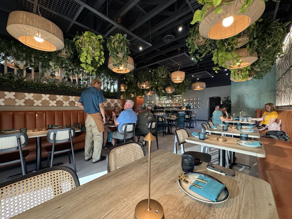 Blue Orchid Thai Kitchen - Photo 2