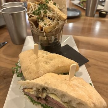 Oscar's Brewing Company - Tri Tip Sandwich - Breweries Near Me - Temecula, California
