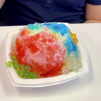 Stella's Sweets - Rainbow shave ice with bubbles - Shaved Ice Near Me - Tulalip Bay, Washington