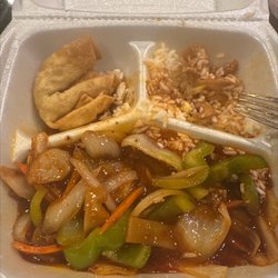 Cashew Inn Cashew Out - The garlic chicken should've labeled SHAVED chicken!! It's literally like shaved meat for a sub.