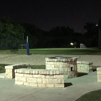 Swanny's Grill - Fire pit - American Near Me - Houston, Texas