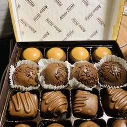 Anthony-Thomas Candy Shoppe - Columbus Skyline Signatures box