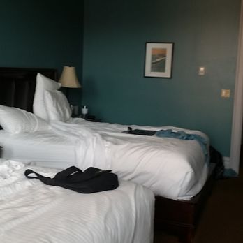 Montvale Hotel - Very comfy beds, 12 ft ceilings - Hotels Near Me - Spokane, Washington