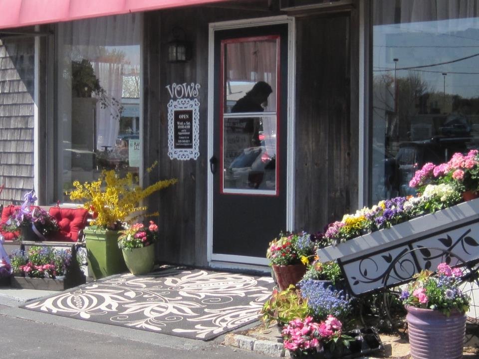 VOWS FLORAL DESIGN STUDIO Updated September 2024 16 Photos & 15 Reviews 850 Main St