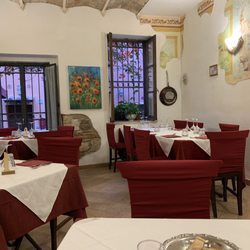 Sora Margherita al Borghetto - Inside the restaurant.