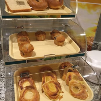 Quality Inn At Eglin Afb - Pastries including a variety of Danishes, muffins, bagels, and bread. - Hotels Near Me - Niceville, Florida Quality Inn At Eglin Afb - Pastries including a variety of Danishes, muffins, bagels, and bread. - Hotels Near Me - Niceville, Florida
