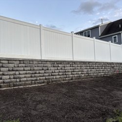 Regis Earth Products and Landscaping - Retaining wall