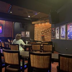 Comix Roadhouse - The stage