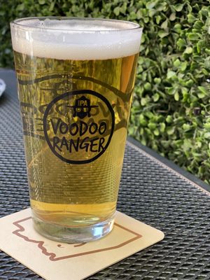 Lindy's on 4th by null