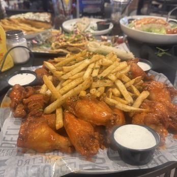 WSKY Stadium - 12 Piece - Chicken Wings (36) - Sports Bars Near Me - Las Vegas, Nevada