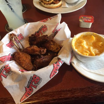St. Louis Bar & Grill - chicken wings and macaroni and cheese - Chicken Wings Near Me - Peterborough, Ontario St. Louis Bar & Grill - chicken wings and macaroni and cheese - Chicken Wings Near Me - Peterborough, Ontario