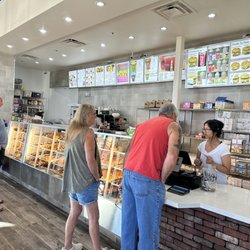 Bosa Donut - Counter
