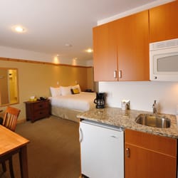 Elizabeth Lake Lodge