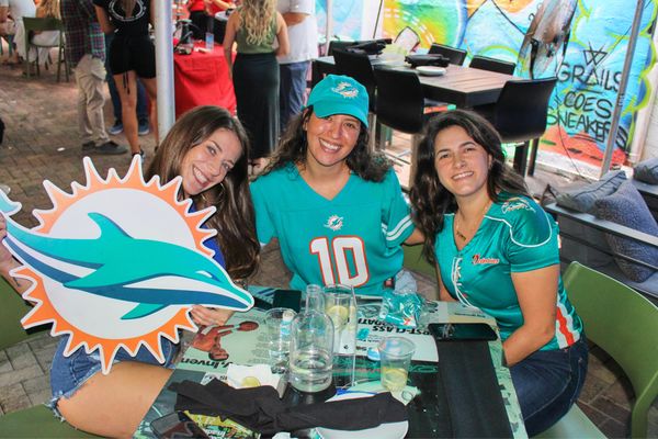 Grails Miami - Restaurant & Sports Bar by null