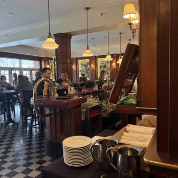 Antoine's Restaurant - bar - French Near Me - New Orleans, Louisiana Antoine's Restaurant - bar - French Near Me - New Orleans, Louisiana