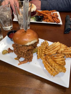 Carriage House Restaurant & Tavern by null