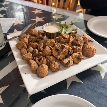 Dolphin Restaurant - Fried mushrooms - Sandwiches Near Me - Barnstable, Massachusetts