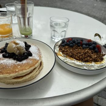 Novela Cafe Social - Yogurt and blueberry pancakes - Breakfast & Brunch Near Me - Miami, Florida
