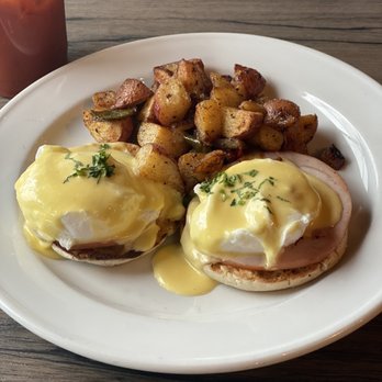 Bungalow Bar - Eggs Benedict w/ home fries - American Near Me - Seaside, New York