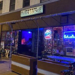 Tudor Lounge