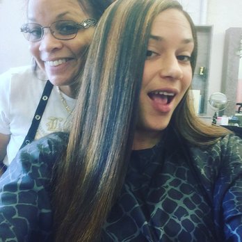 Designing Diva's Hair Salon - Beautiful highlights and flat iron! - Hair Salons Near Me - Burien, Washington