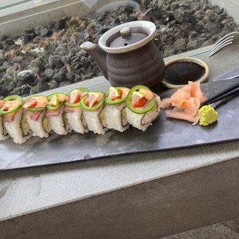 Ace & Vine - Hot blonde roll - Casinos Near Me - Napa, California