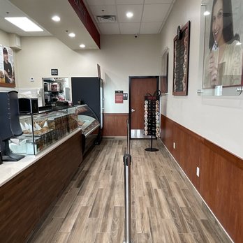 Cold Stone Creamery - Take Out Area and Counter - No Dining Area - Ice Cream & Frozen Yogurt Near Me - Leawood, Kansas