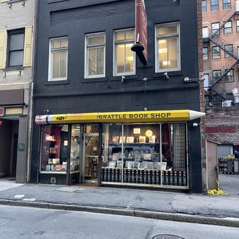 Brattle Book Shop - The entrance to the book shop - Bookstores Near Me - Boston, Massachusetts