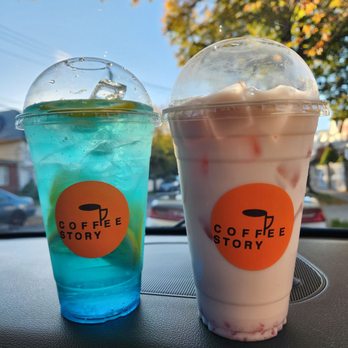 Coffee Story - Blue lemonade & strawberry latte - Coffee & Tea Near Me - Flushing, New York