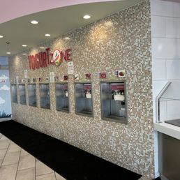Dispensing of froyo Dispensing of froyo