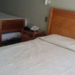 Hotel Nilahue - Vista de mi cama doble en la misma hab