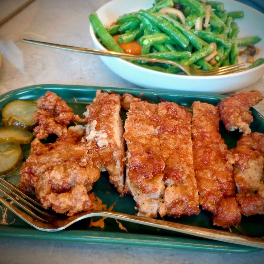 Supreme Dumplings - Taiwanese pork chop (better than Din Tai Fung) - Shanghainese Near Me - Bellevue, Washington Supreme Dumplings - Taiwanese pork chop (better than Din Tai Fung) - Shanghainese Near Me - Bellevue, Washington