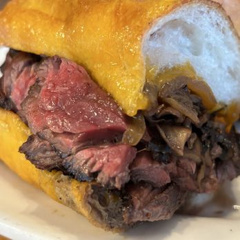 Park West Tavern - Hanger steak sandwich close-up - New American Near Me - Ridgewood, New Jersey Park West Tavern - Hanger steak sandwich close-up - New American Near Me - Ridgewood, New Jersey