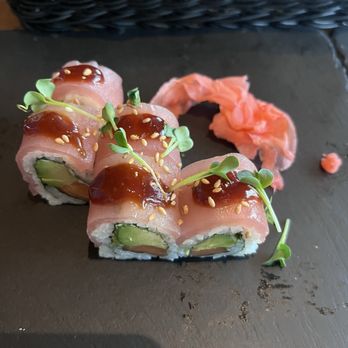 NAKAMA - Tuna Fire Roll - Sushi Bars Near Me - Hamburg, HH NAKAMA - Tuna Fire Roll - Sushi Bars Near Me - Hamburg, HH