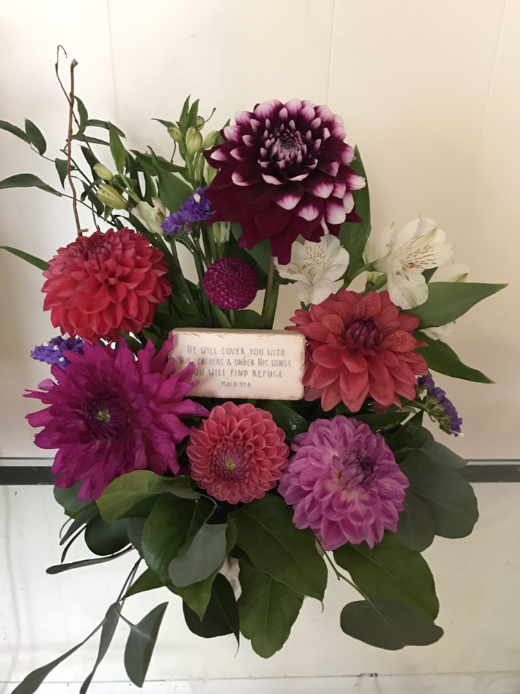 FLEUR DE LYS BY AIME DEEM Updated August 2024 2258 Okemos Dr SE, Grand Rapids, Michigan