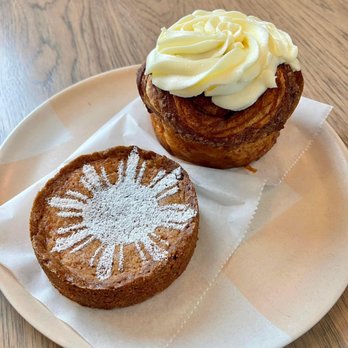 Kasama - Ube and Huckleberry Basque Cakes - Filipino Near Me - Chicago, Illinois