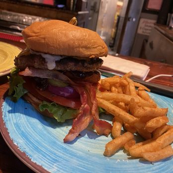 Murray's Saloon & Eatery - Burger - Karaoke Near Me - Big Bear Lake, California