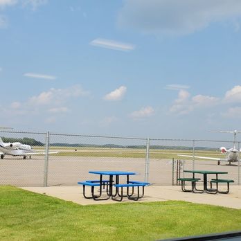 Wings Airport Cafe - Nice view. - Cafes Near Me - Brainerd, Minnesota