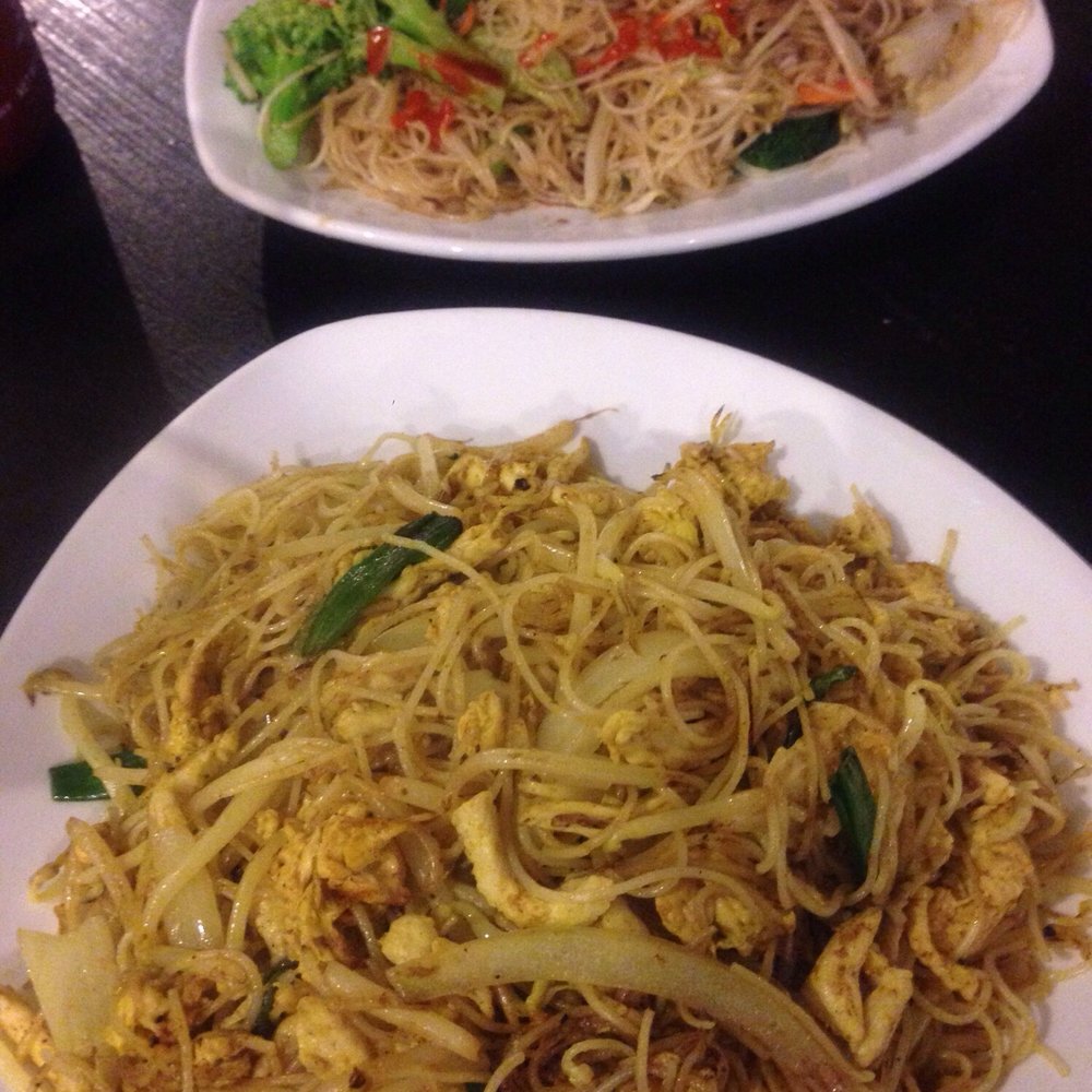 Han Noodle Bar - Singapore Meifun and Vegetable Rice Noddles - Chinese Near Me - Rochester, New York
