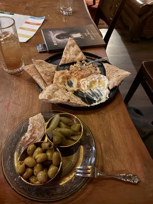 BOYFRIEND co-op café + bar by null