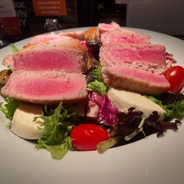 Sesame Crusted Tuna Salad
