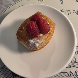 My son's first choice was served in his style: raspberry mini pie.