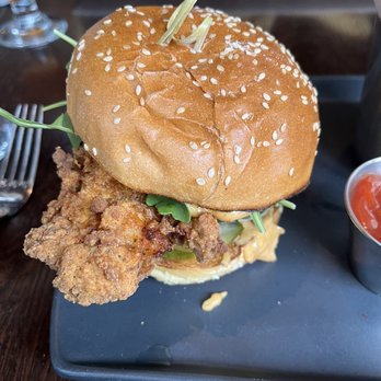 Max's Trumbull Kitchen - Buttermilk Fried Chicken Sandwich - New American Near Me - Hartford, Connecticut