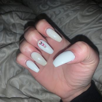 Edgy Nails & Spa - Nail Salons Near Me - Riverside, California