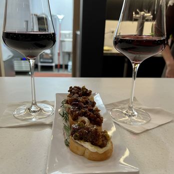 Zephyr Wine Bar - Brie & fig crostini - Wine Bars Near Me - Reno, Nevada